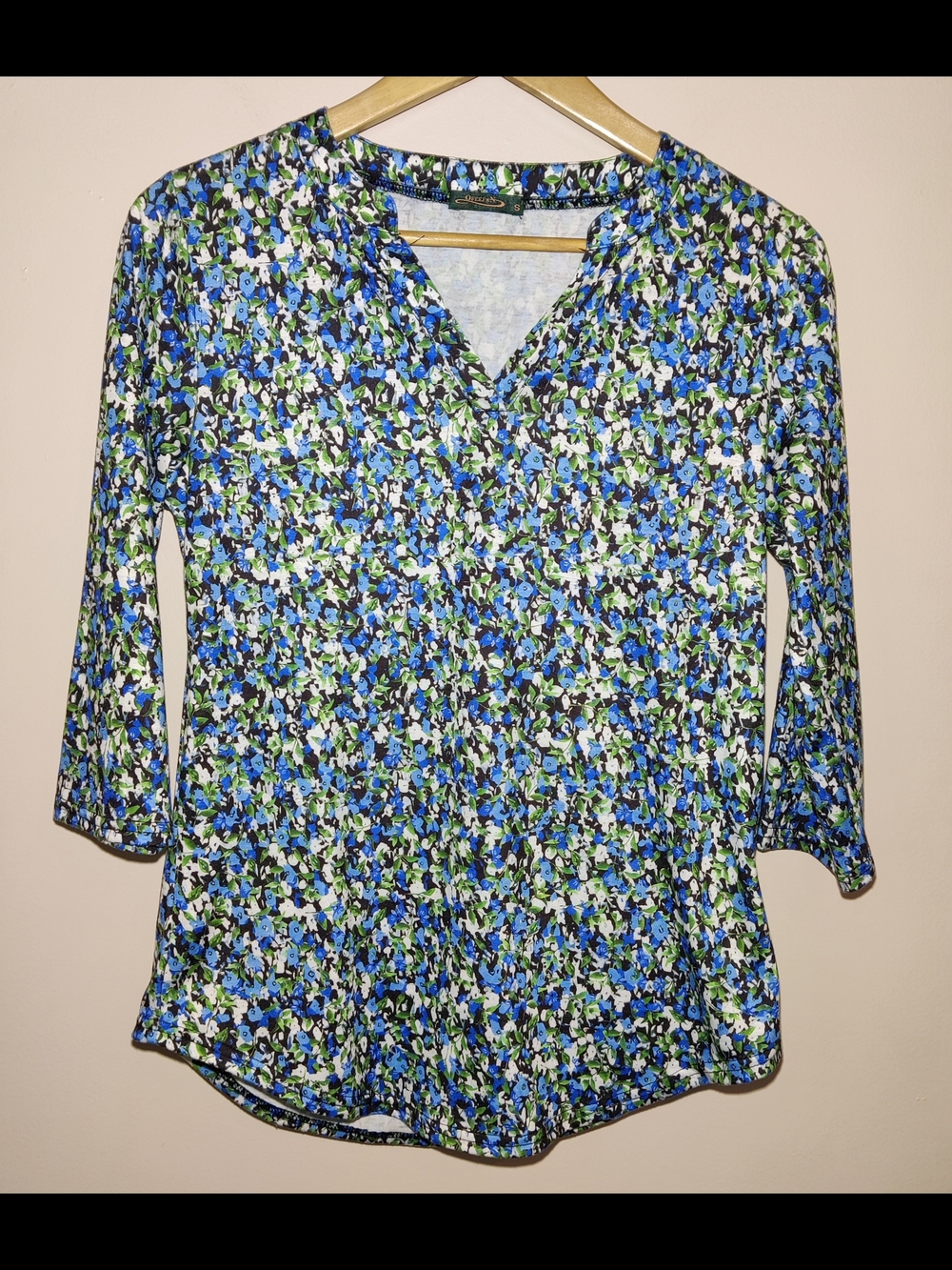 OFEEFAN Women's (Size Small) Floral Long Sleeve V-Neck Shirt Polyester Stretch
